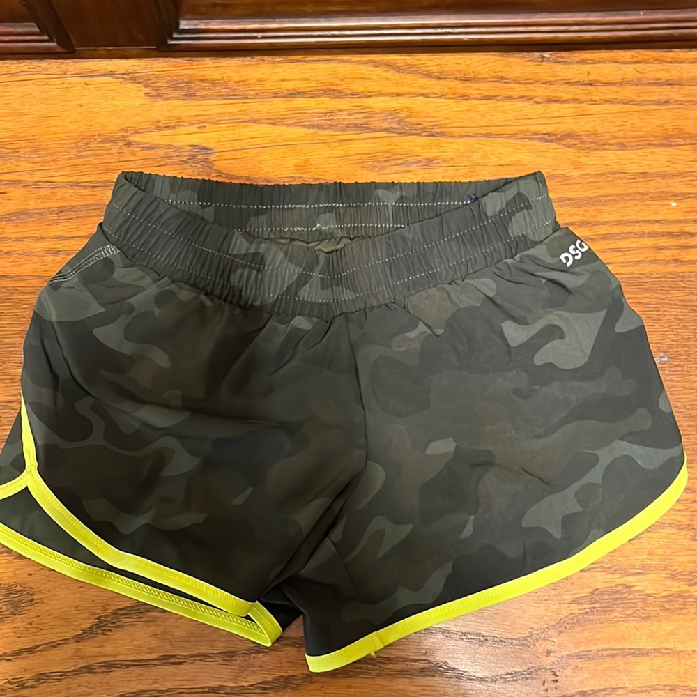 Dicks sporting goods girls running shorts size small 8-9